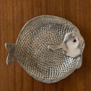 ARTHUR COURT adorable fish dish